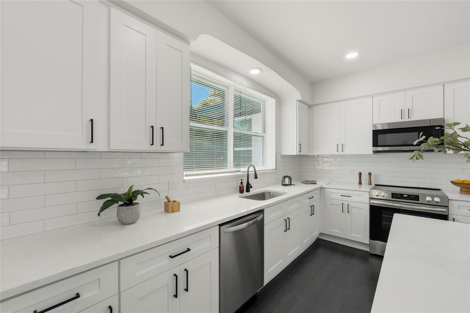 913 E GENESEE ST, TAMPA, FL, 33603