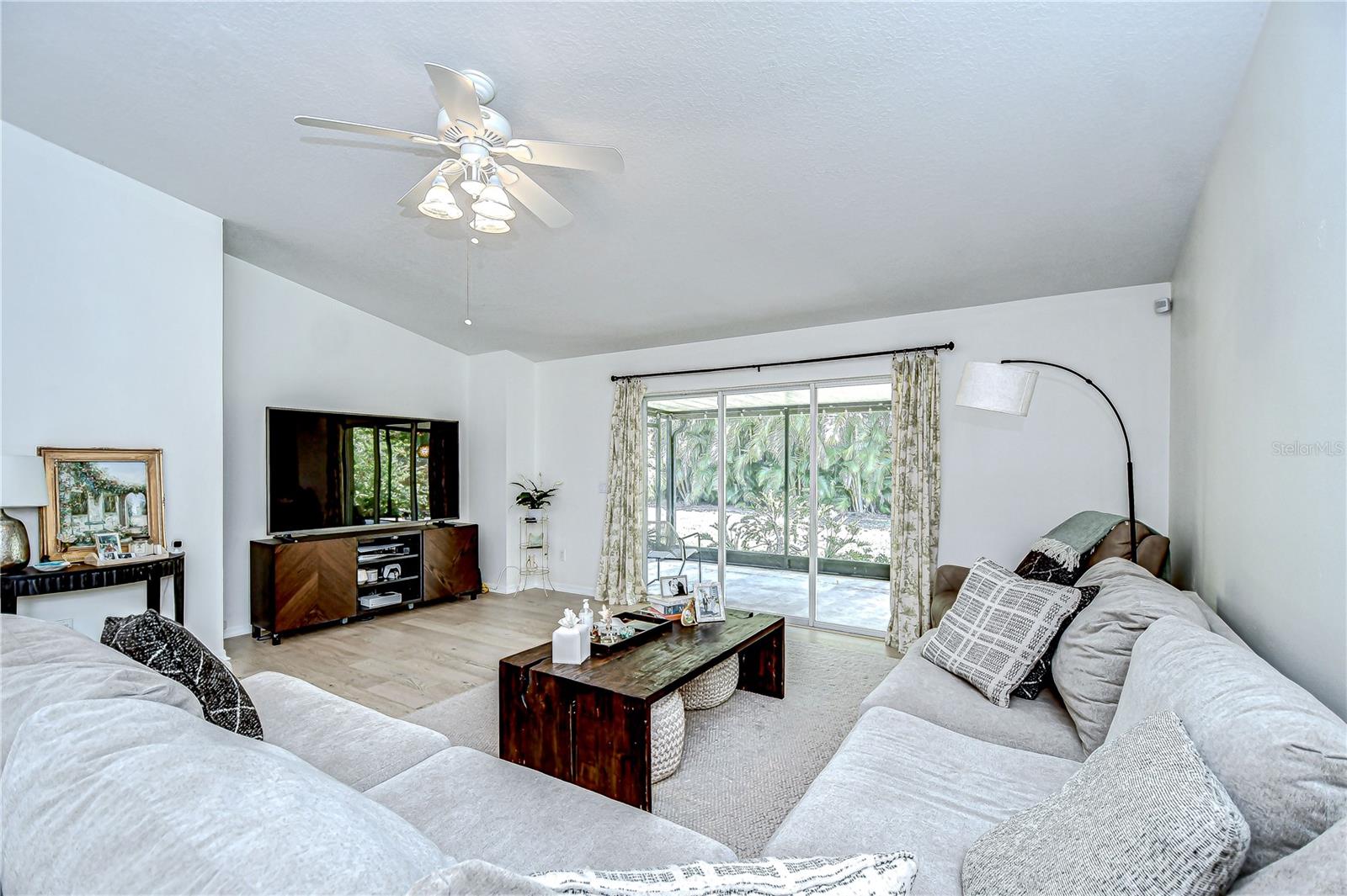 7107 COLONIAL LAKE DR, RIVERVIEW, FL, 33578