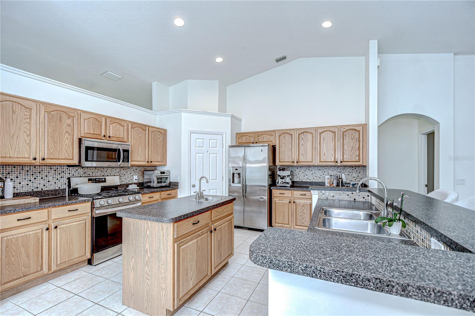 7107 COLONIAL LAKE DR, RIVERVIEW, FL, 33578