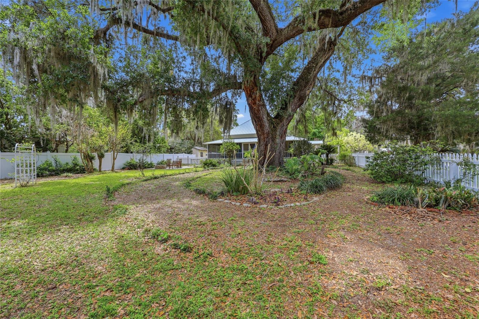 6070 AVENUE F, MC INTOSH, FL, 32664