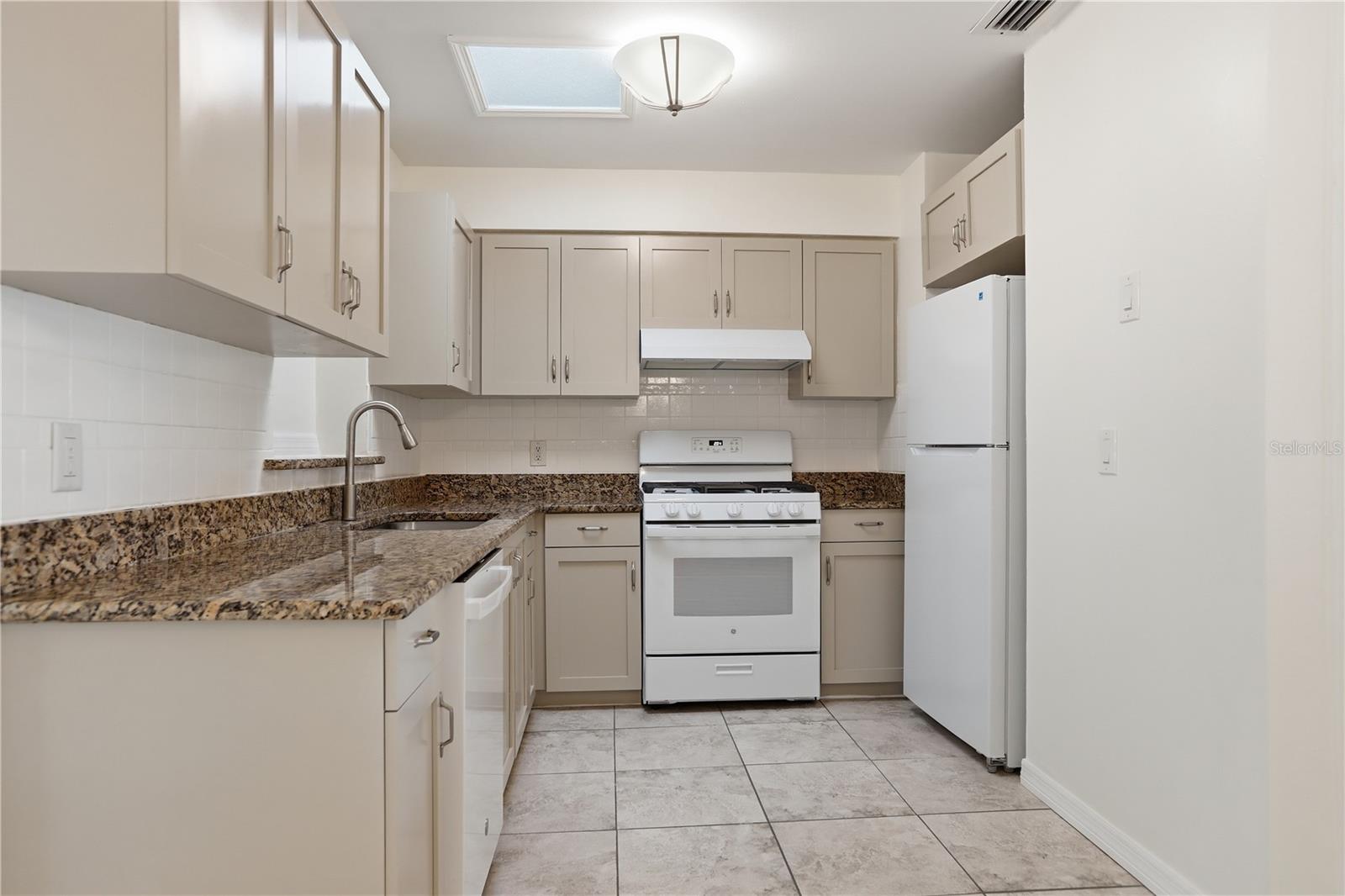 2483 BECKY SUE DR, ORLANDO, FL, 32807