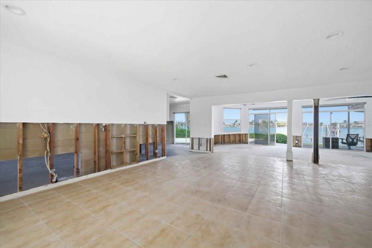 411 55TH AVE, ST PETE BEACH, FL, 33706