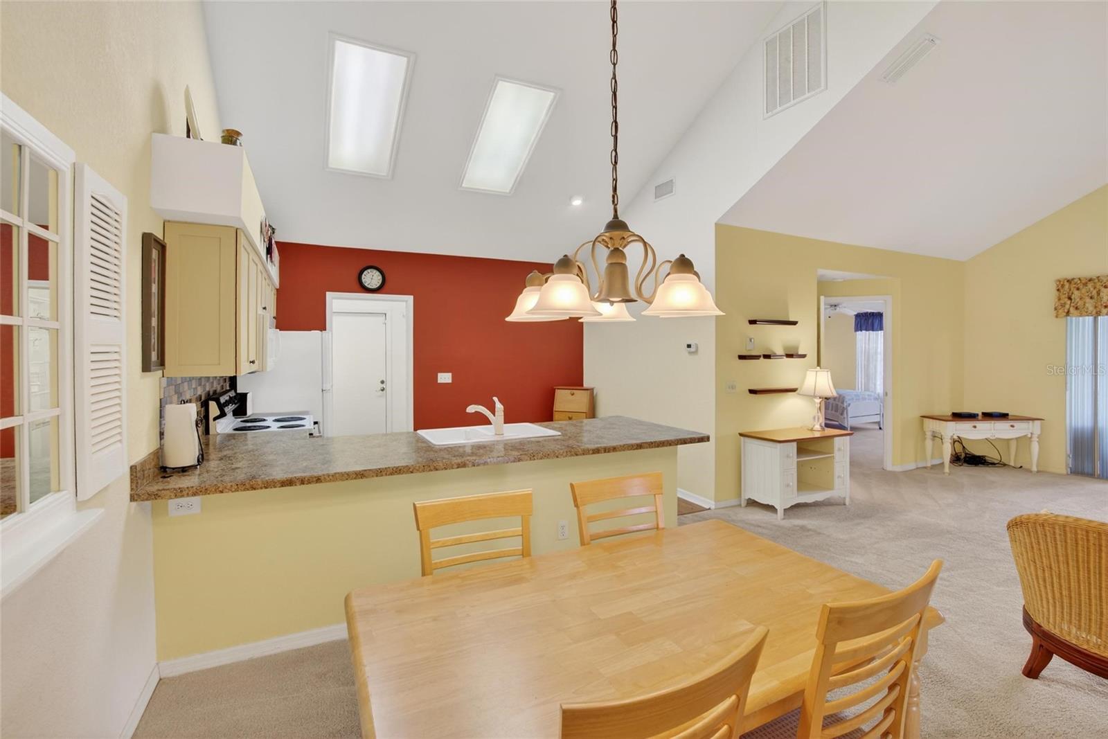 1122 GOLFVIEW WOODS DR #1122, SUN CITY CENTER, FL, 33573