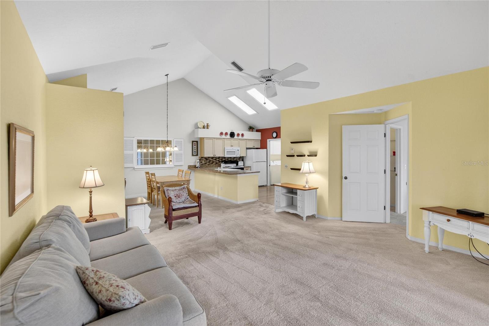 1122 GOLFVIEW WOODS DR #1122, SUN CITY CENTER, FL, 33573