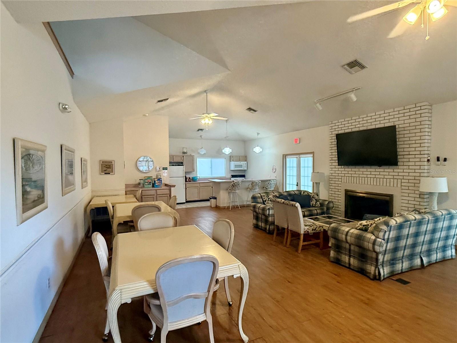 1122 GOLFVIEW WOODS DR #1122, SUN CITY CENTER, FL, 33573