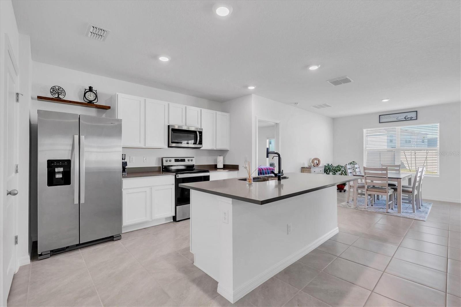 5943 WANDERING WILLOW DR, WESLEY CHAPEL, FL, 33545