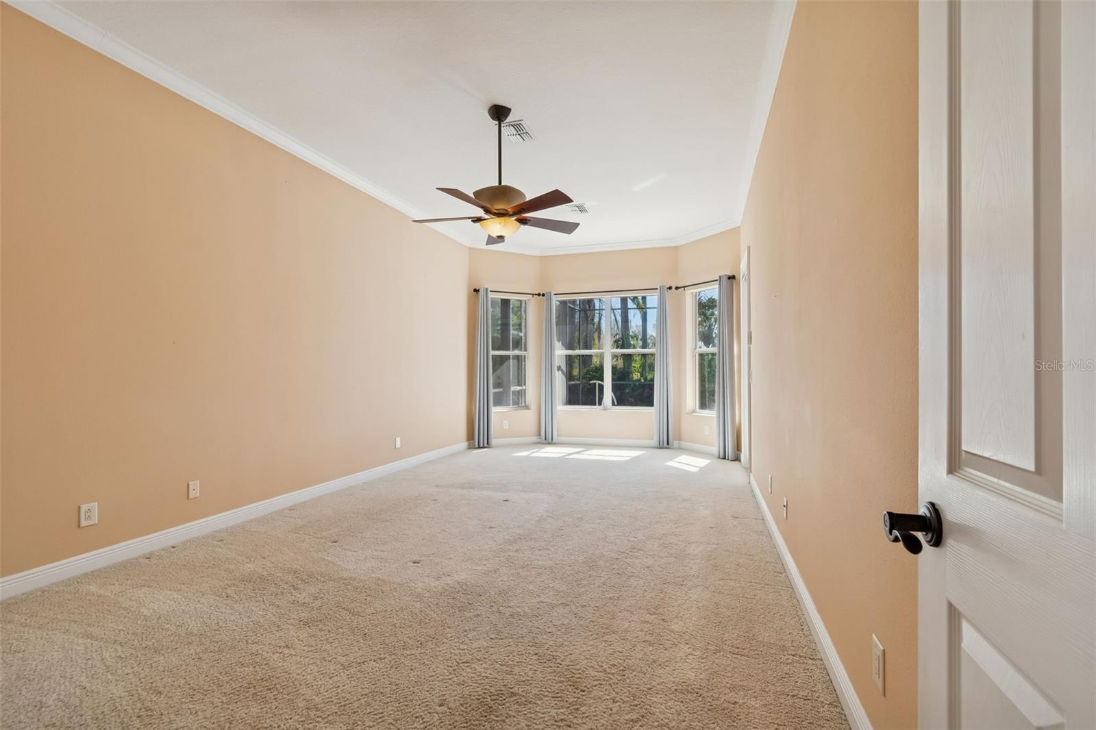 Primary Bedroom with lanai access
