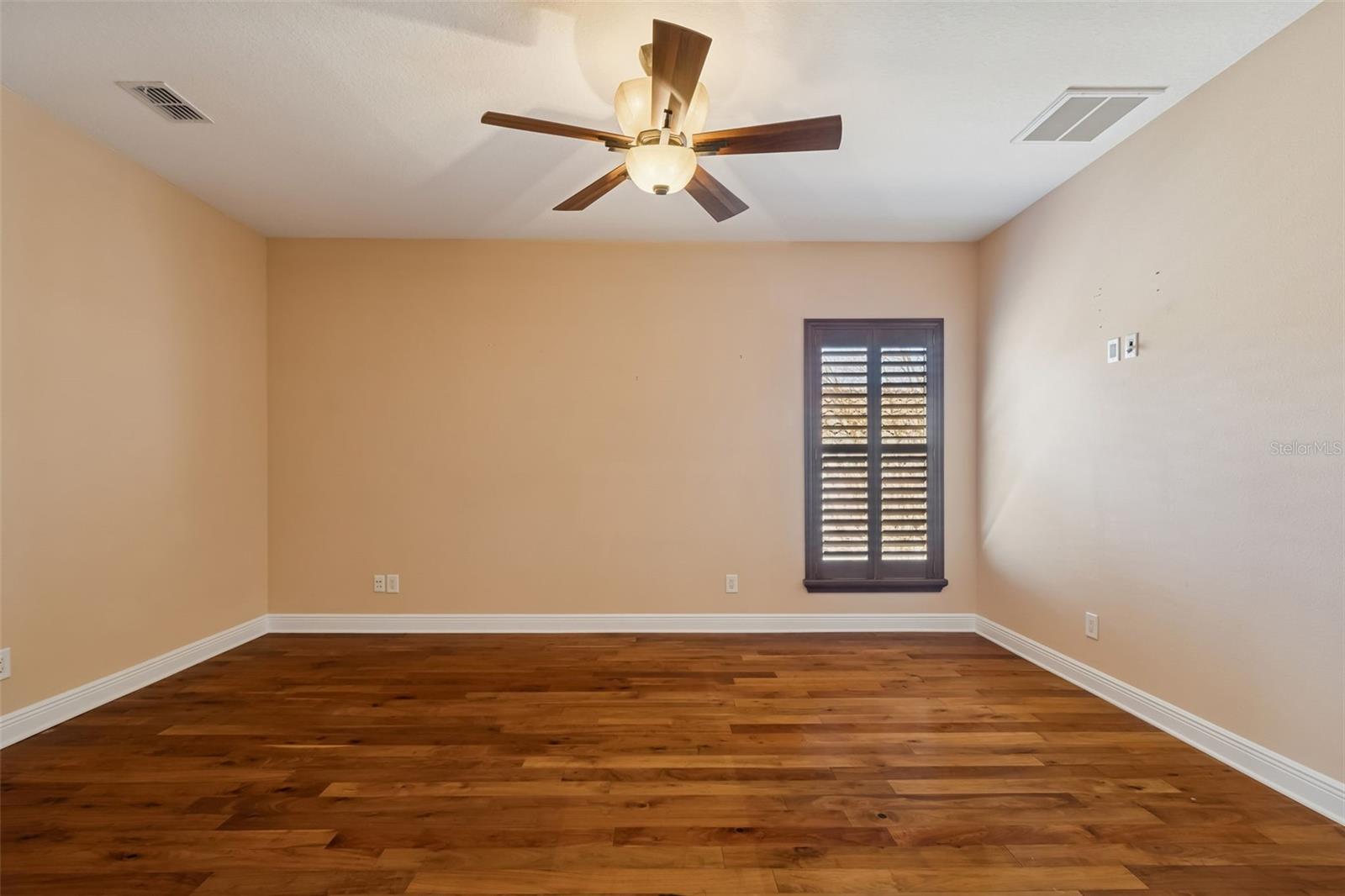 Bedroom 5 or home theater/office/playroom