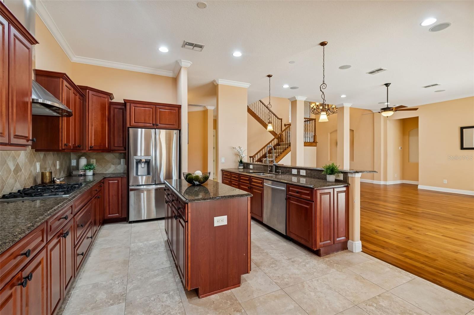 Island & Breakfast Bar