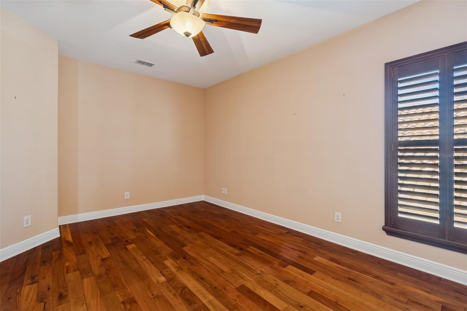 Bedroom 5 or home theater/office/playroom