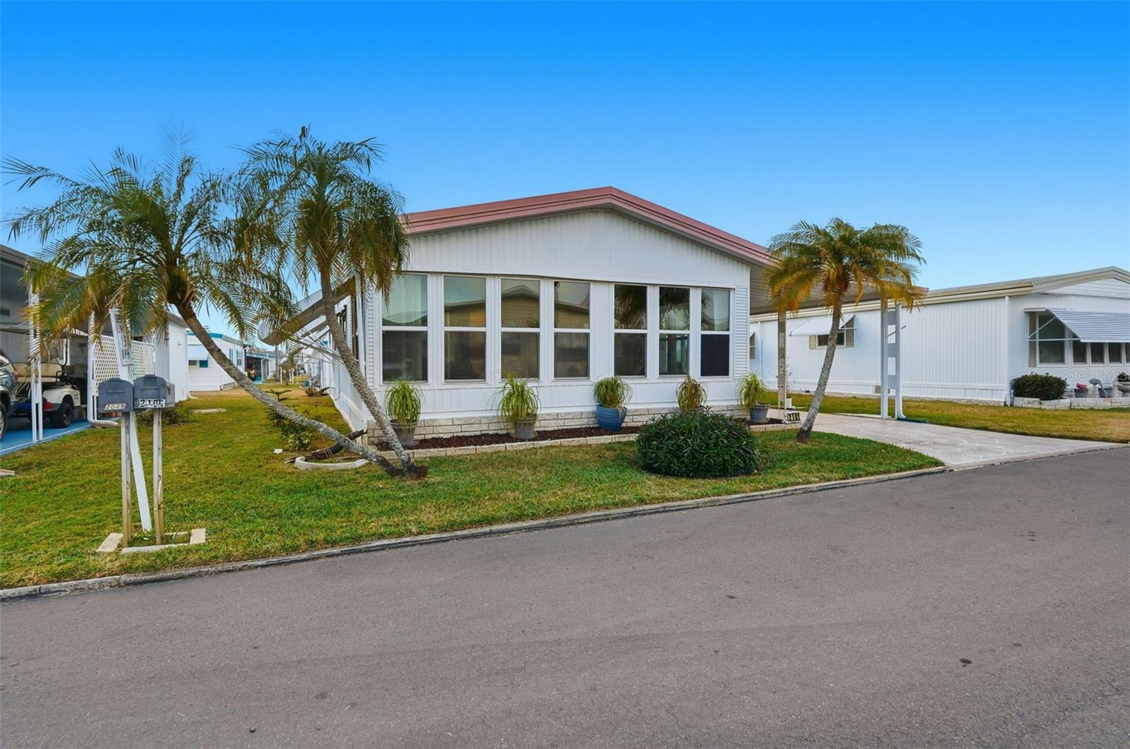 2101 Maui Dr, Holiday, FL 34691