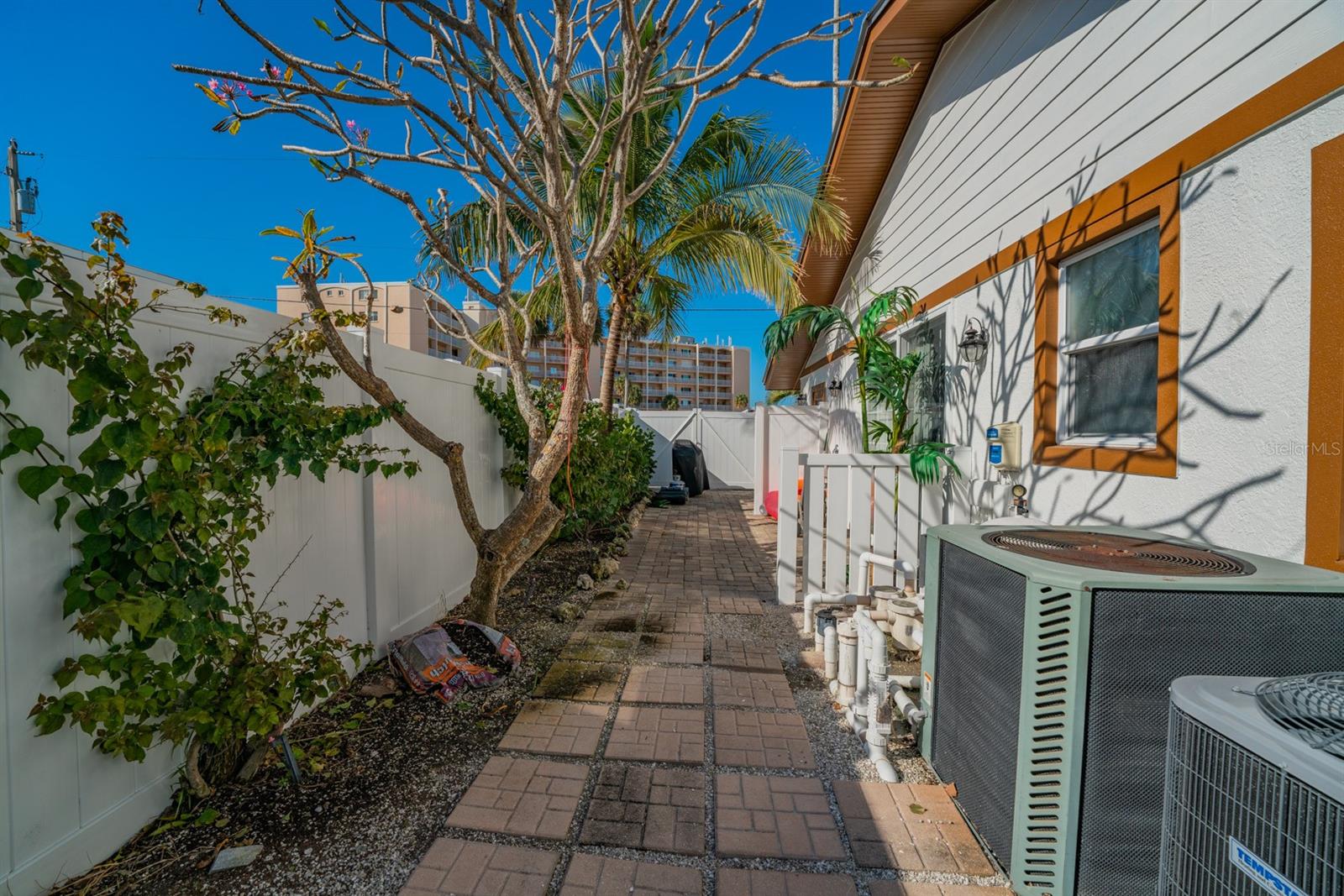 201 54TH ST, HOLMES BEACH, FL, 34217