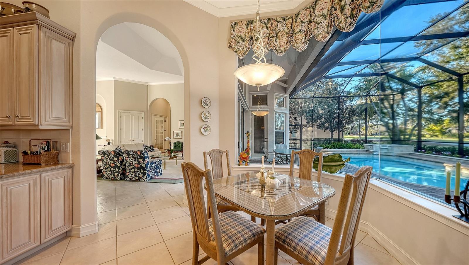 A4684136 Property Photo