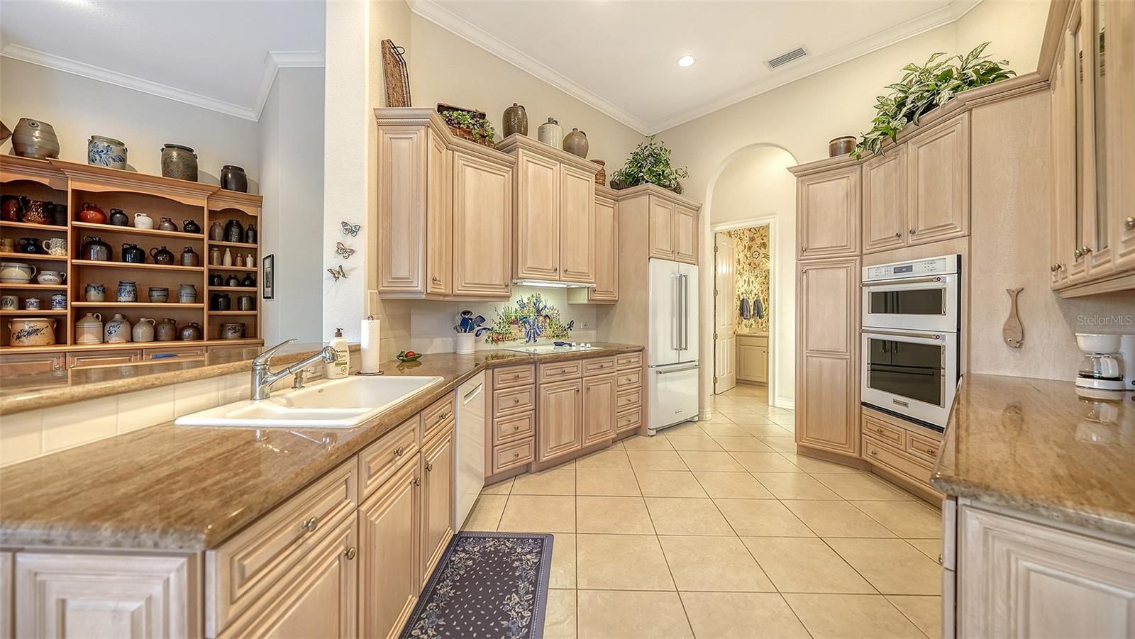 A4684136 Property Photo