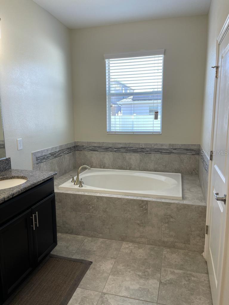 9848 LOBLOLLY WOODS DR, ORLANDO, FL, 32832