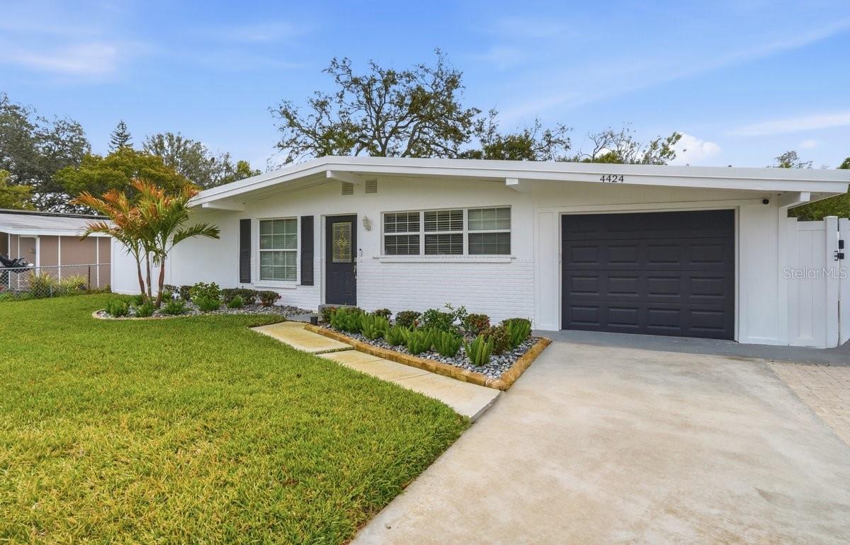 4424 W VARN AVE, TAMPA, FL, 33616