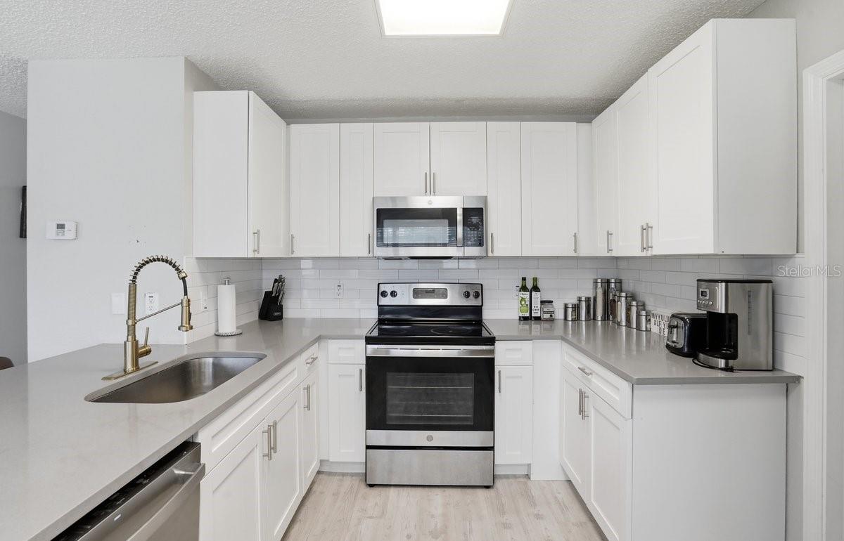 4424 W VARN AVE, TAMPA, FL, 33616