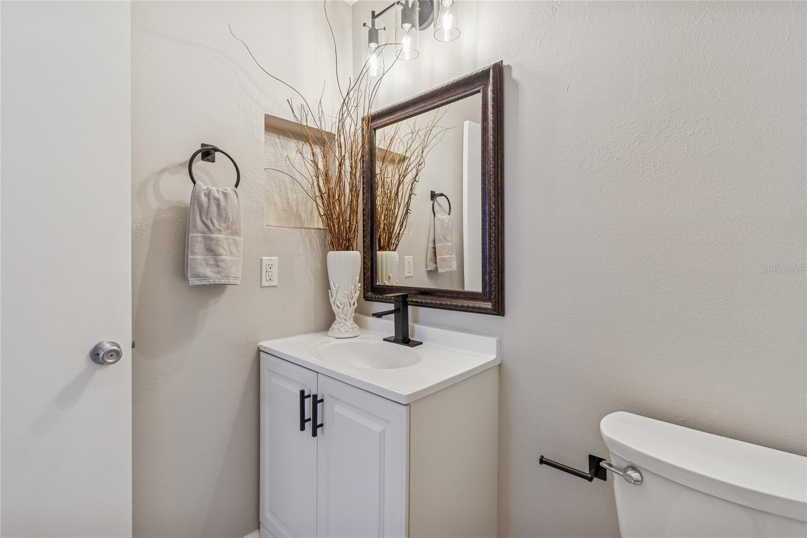 New Vanity and Fixtures!