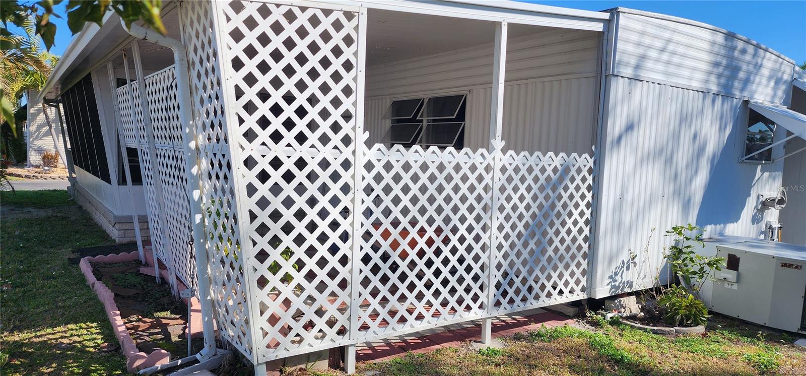 TB8481062 Property Photo