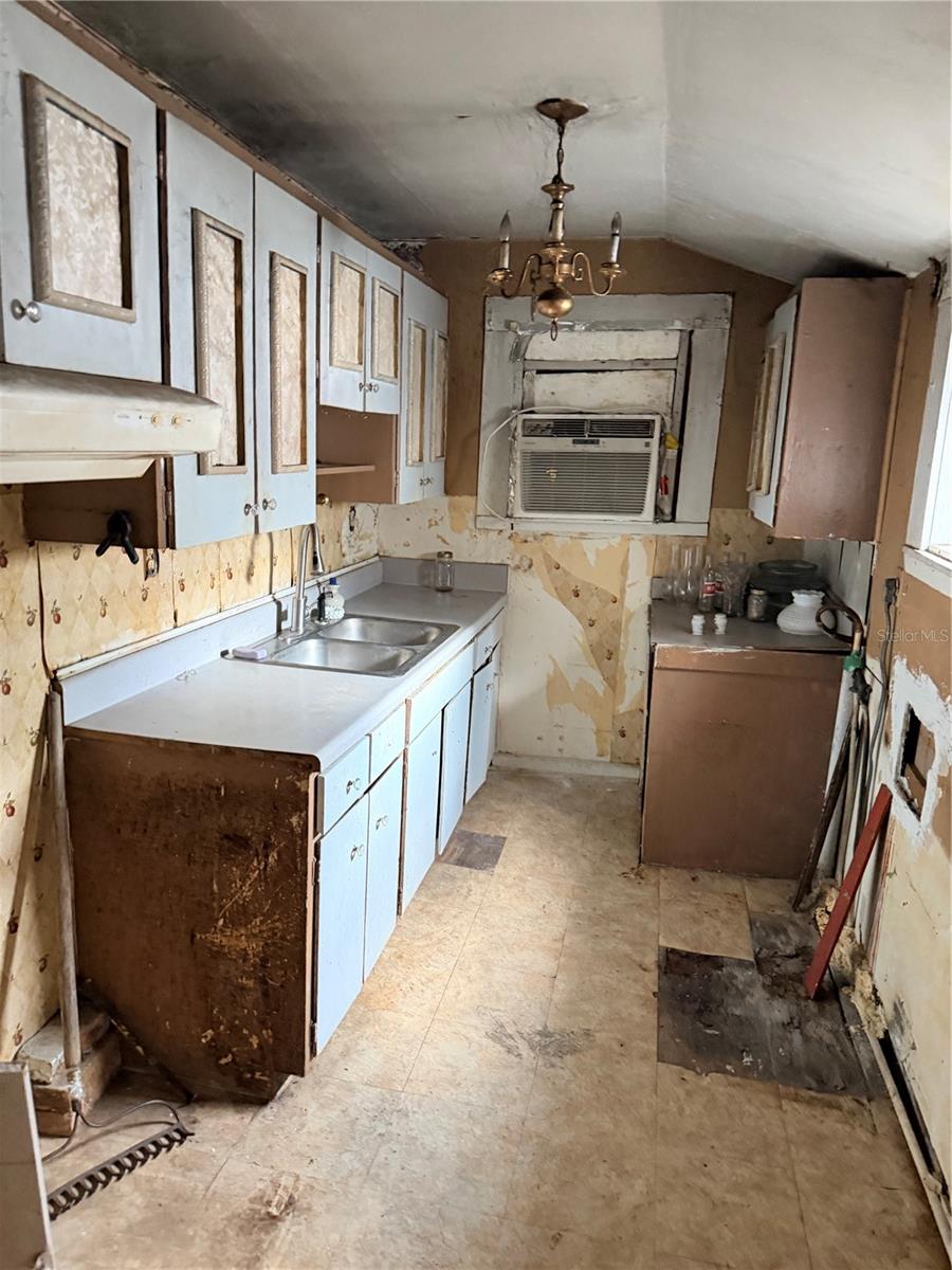 P4937994 Property Photo