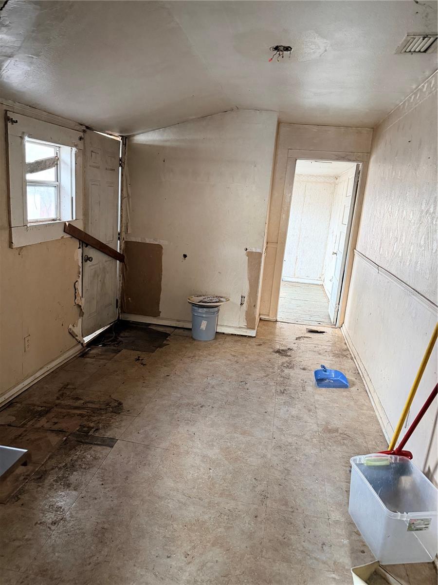 P4937994 Property Photo