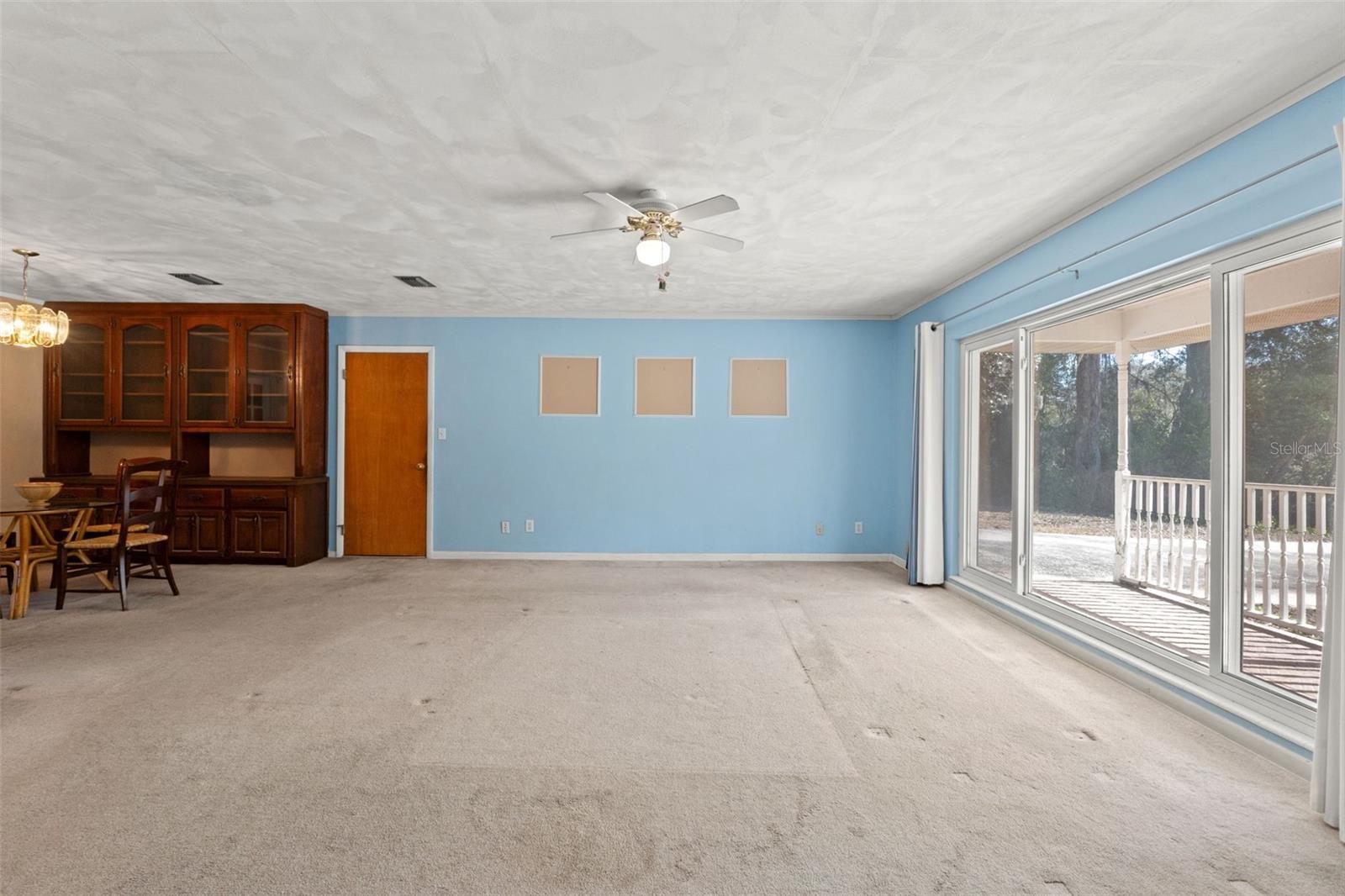 W7883438 Property Photo