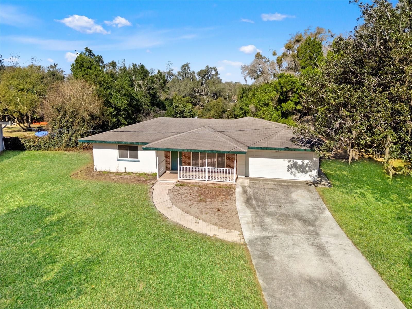 W7883438 Property Photo