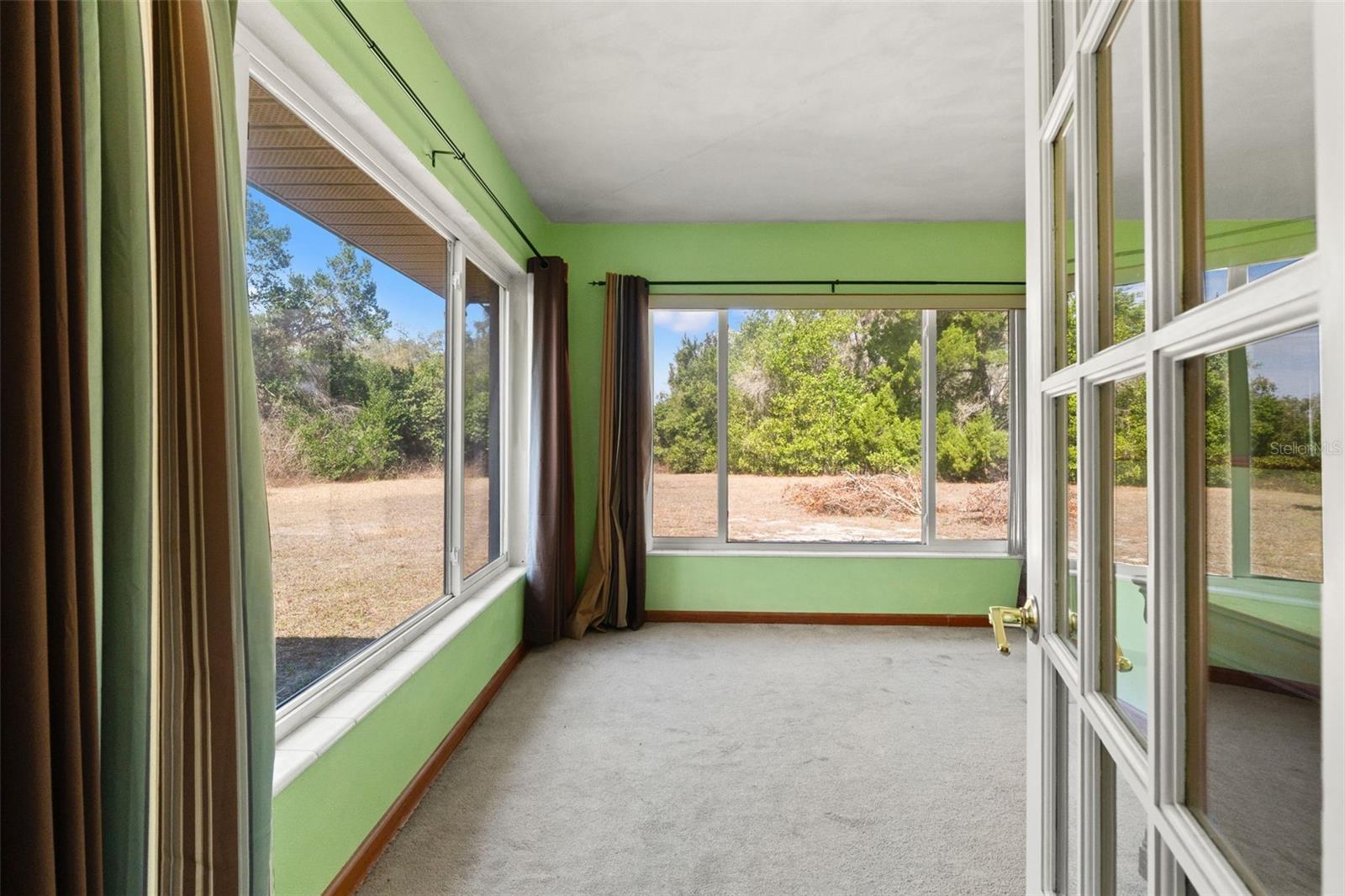 W7883438 Property Photo