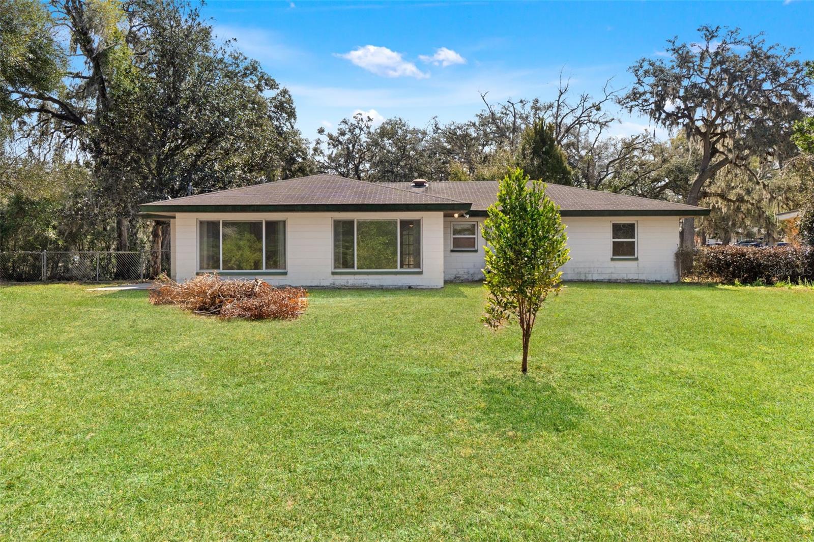 W7883438 Property Photo