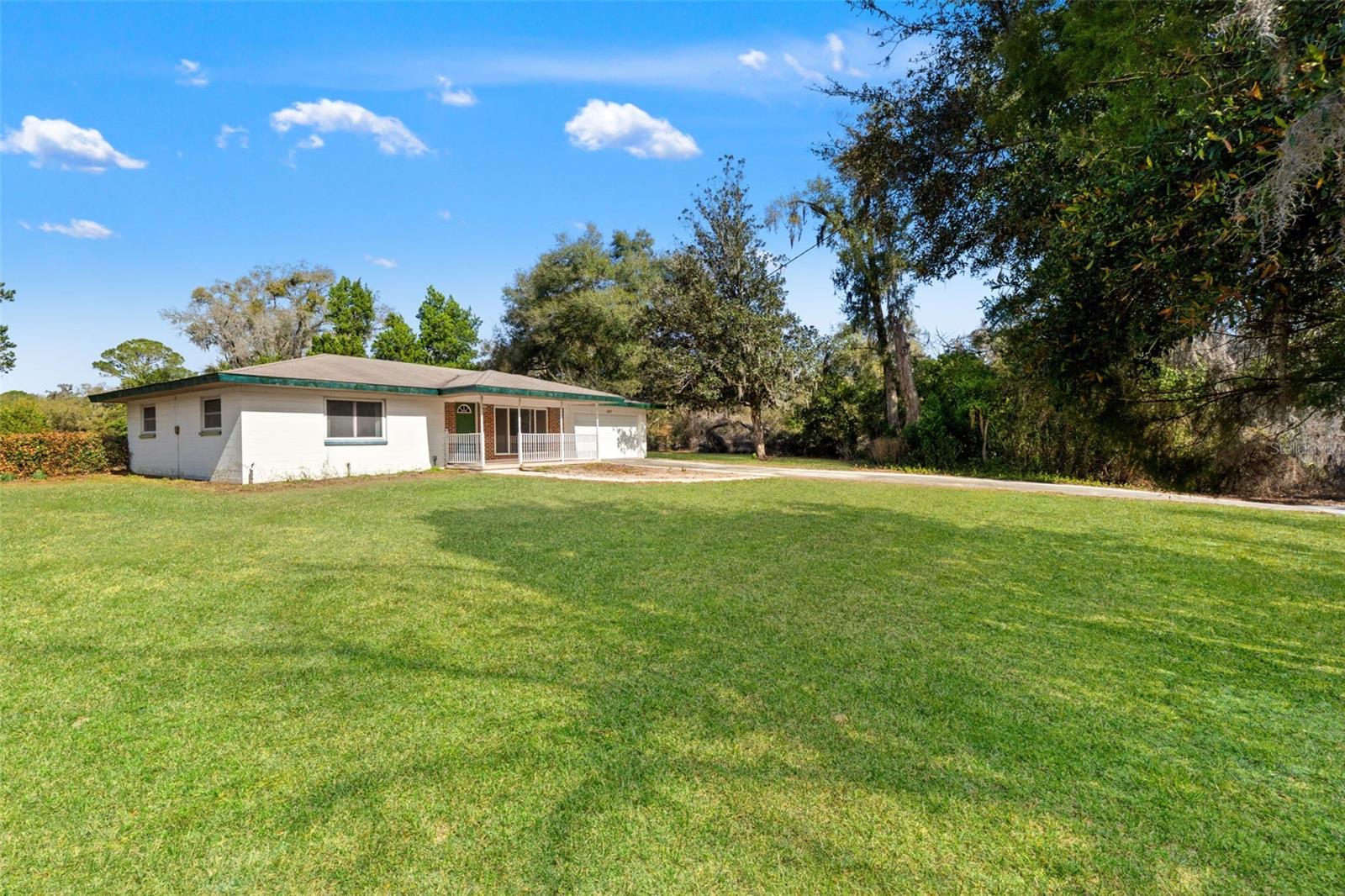 W7883438 Property Photo