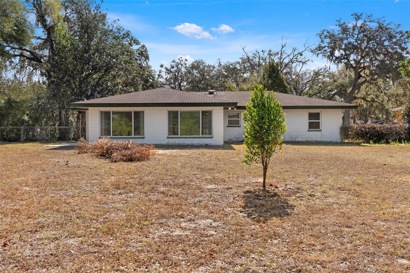 W7883438 Property Photo