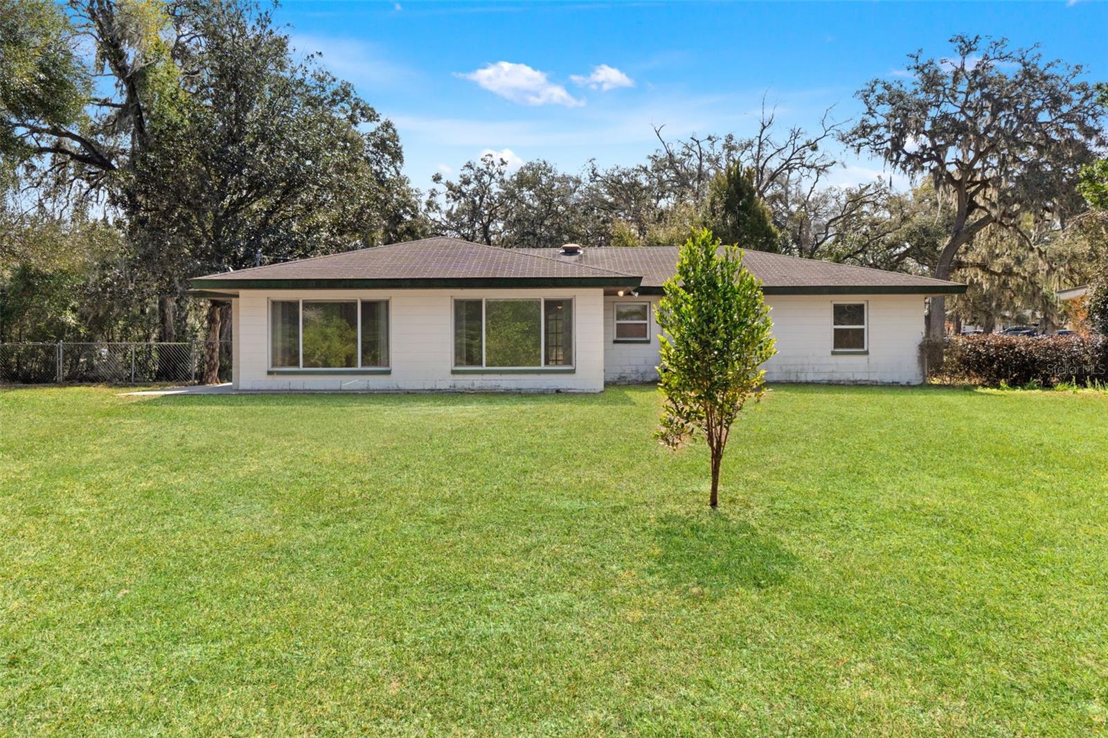 W7883438 Property Photo