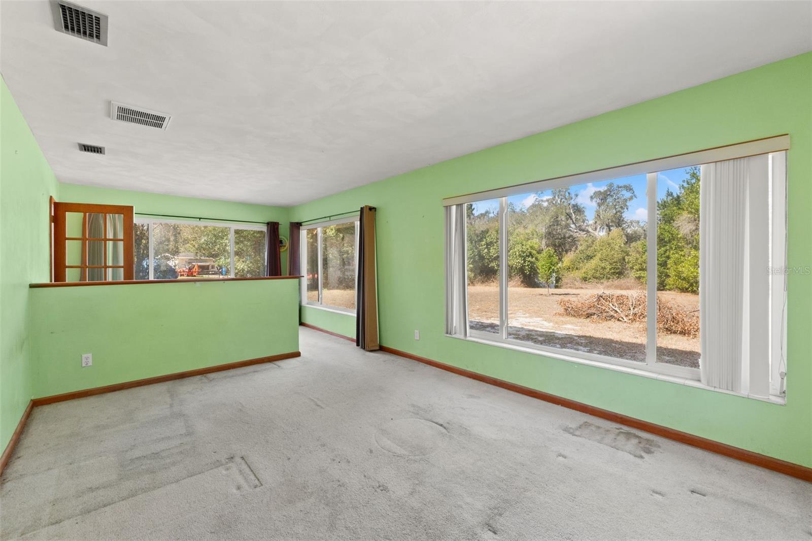 W7883438 Property Photo