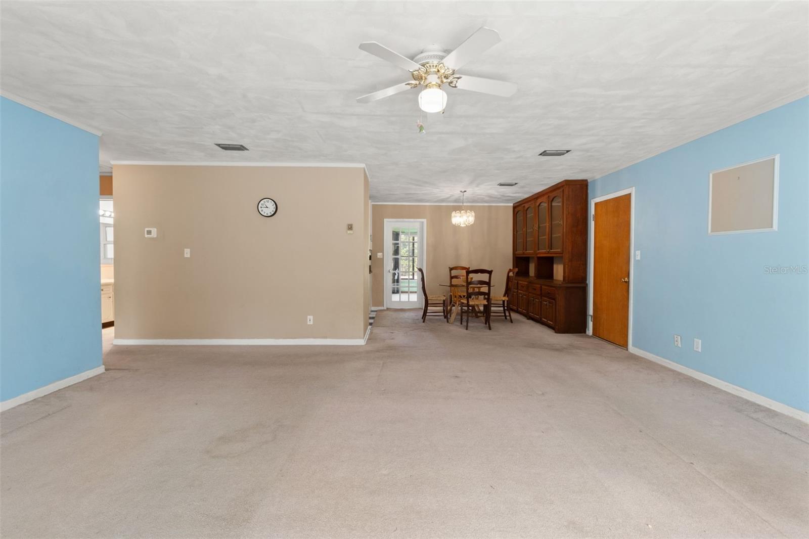 W7883438 Property Photo