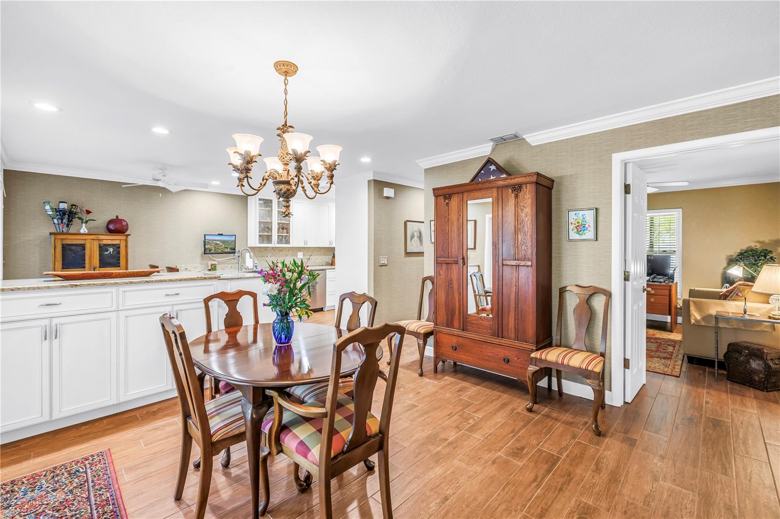 812 AMELIA CT NE, ST PETERSBURG, FL, 33702