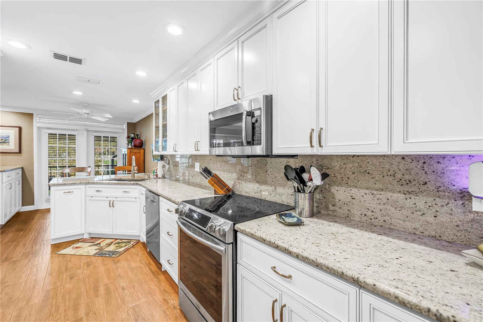 812 AMELIA CT NE, ST PETERSBURG, FL, 33702