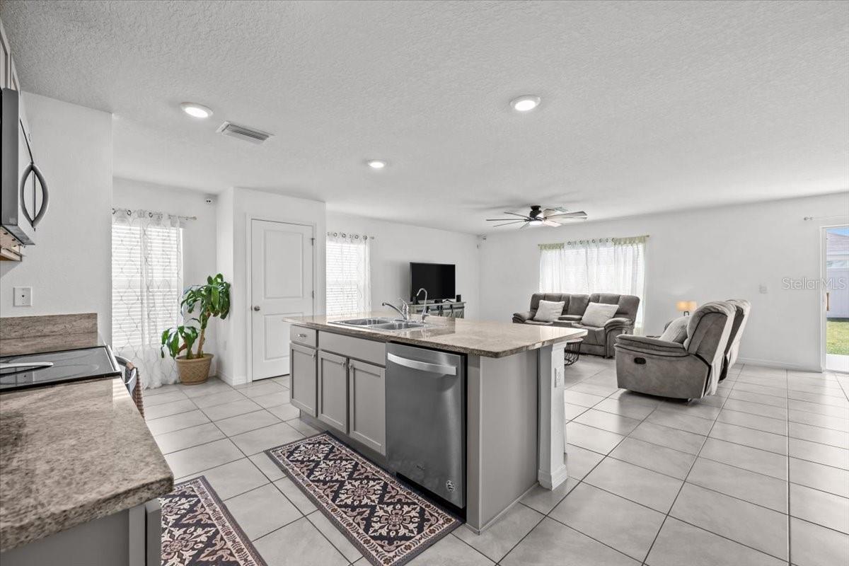 12148 WHITE CYPRESS PL, RIVERVIEW, FL, 33569