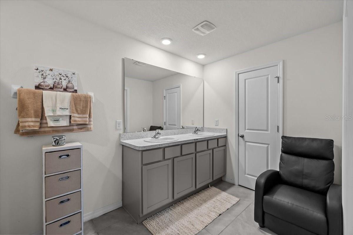 12148 WHITE CYPRESS PL, RIVERVIEW, FL, 33569