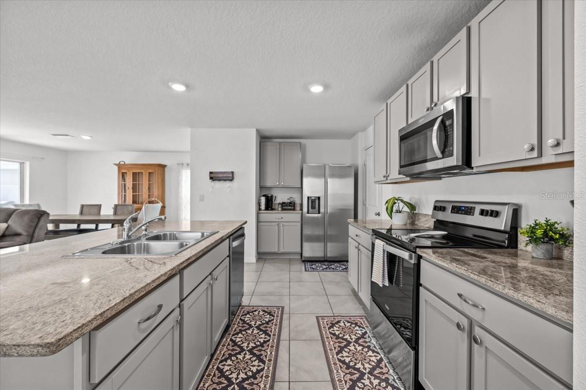 12148 WHITE CYPRESS PL, RIVERVIEW, FL, 33569