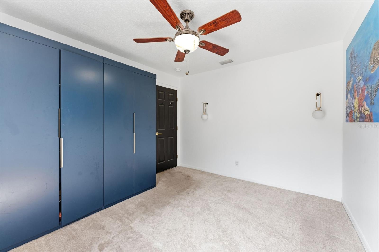 murphy bed in bedroom 3