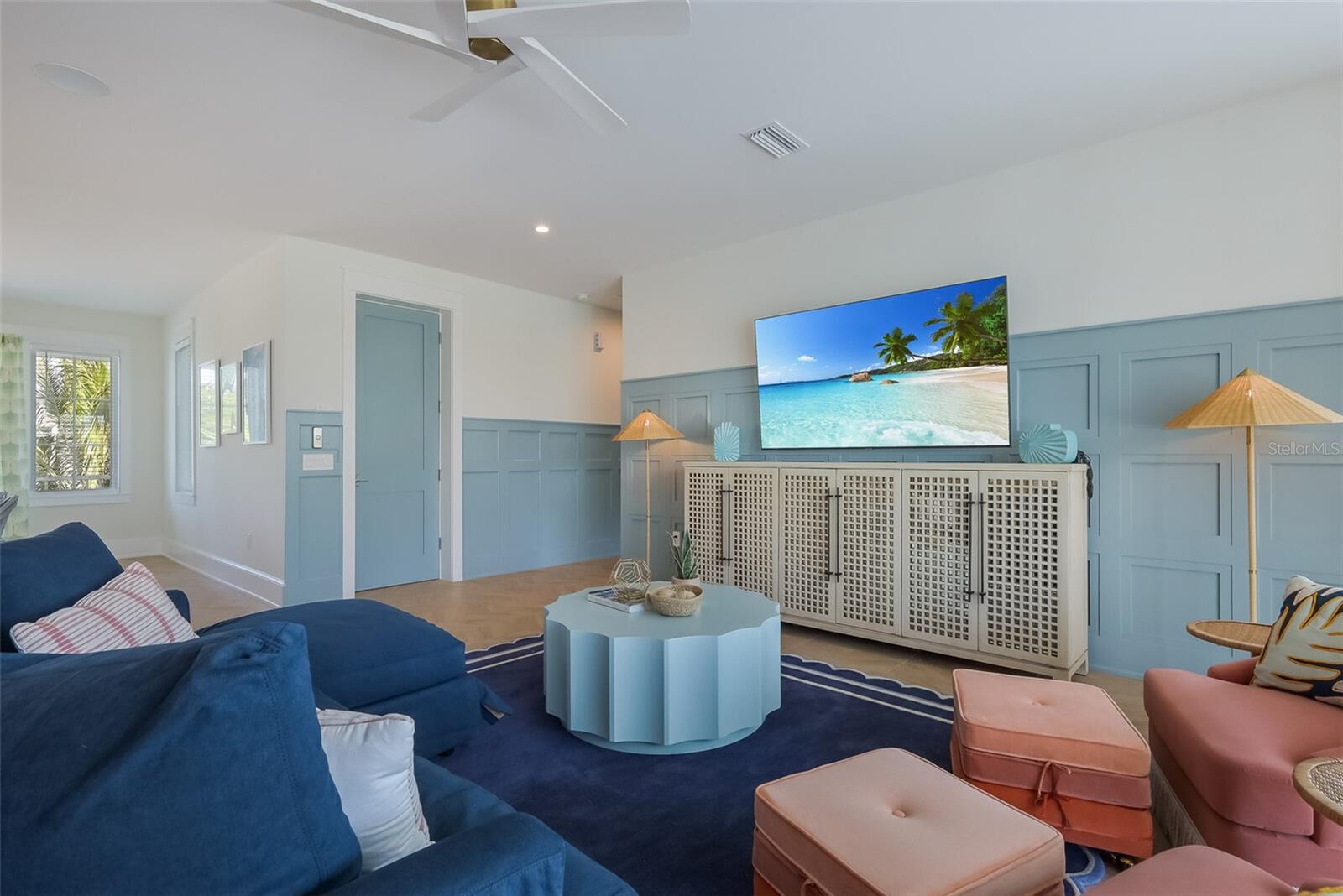 227 S HARBOR DR, HOLMES BEACH, FL, 34217