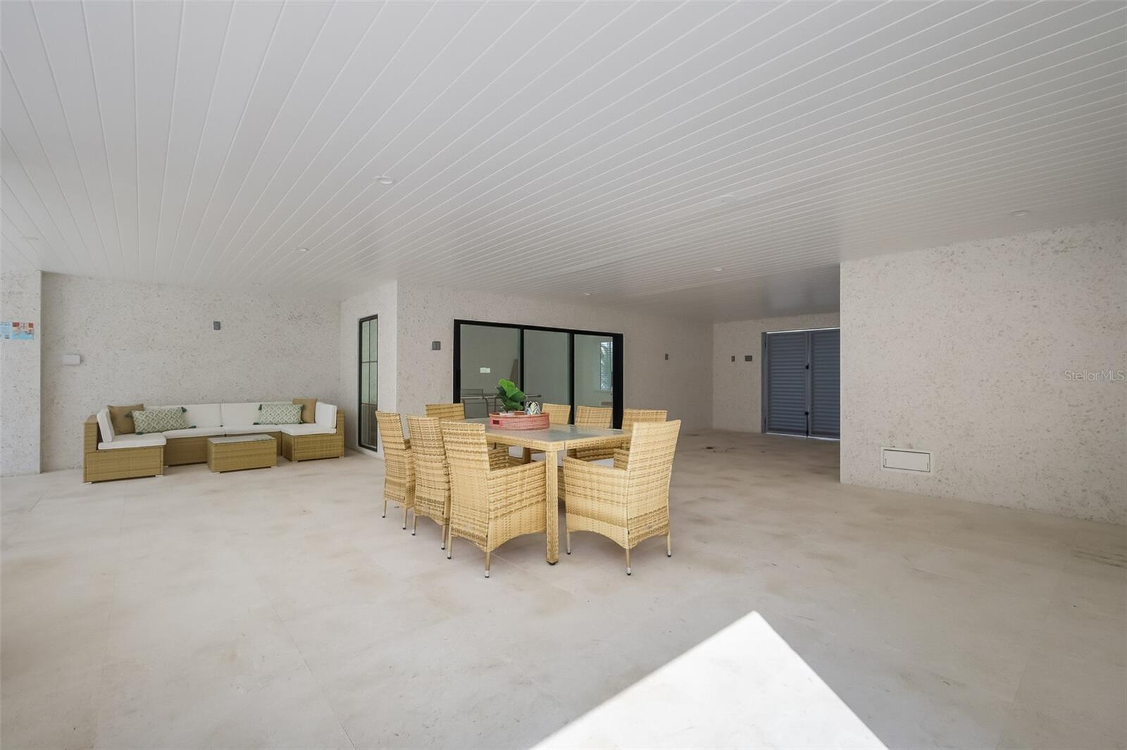 227 S HARBOR DR, HOLMES BEACH, FL, 34217