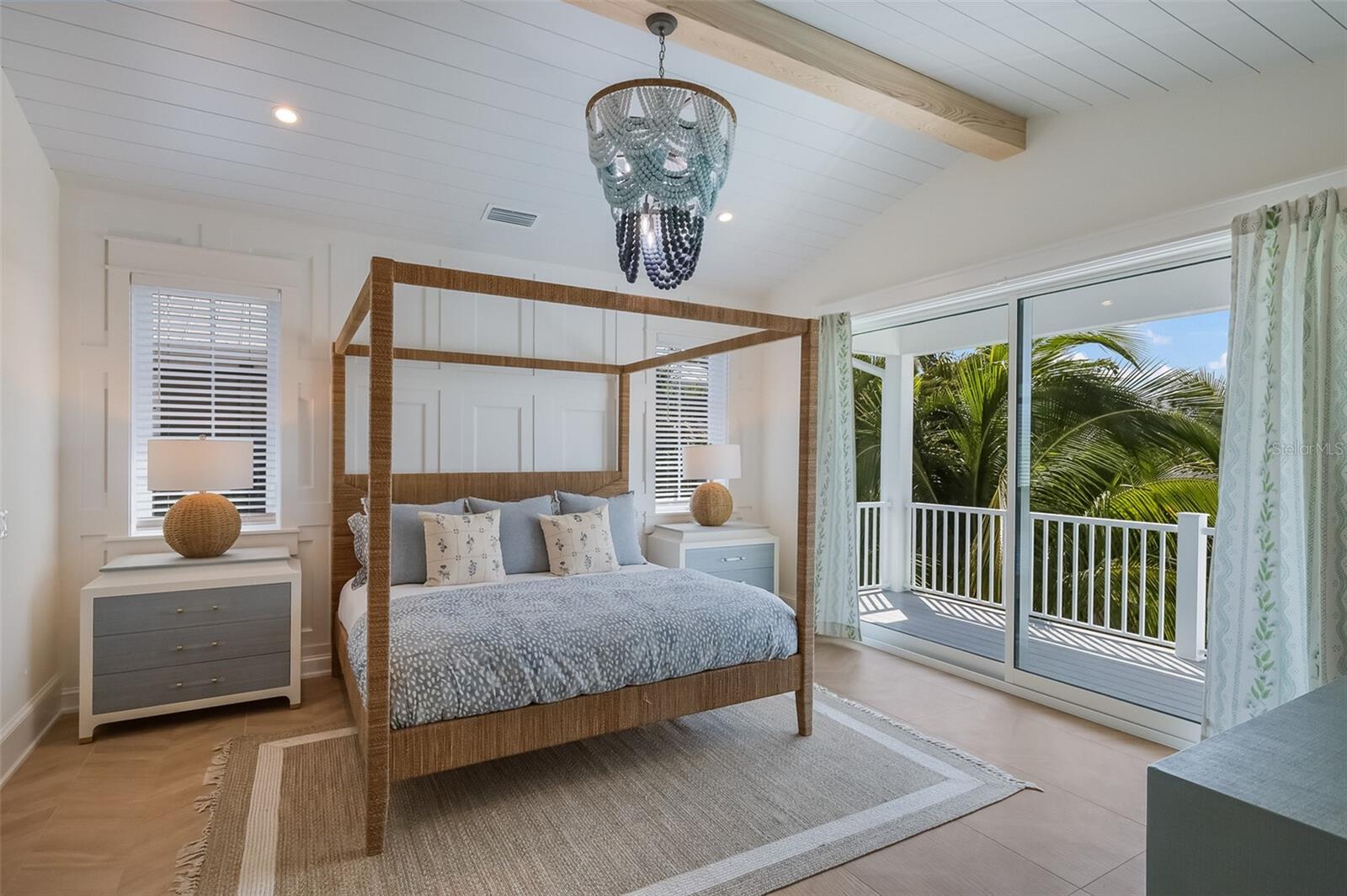 227 S HARBOR DR, HOLMES BEACH, FL, 34217