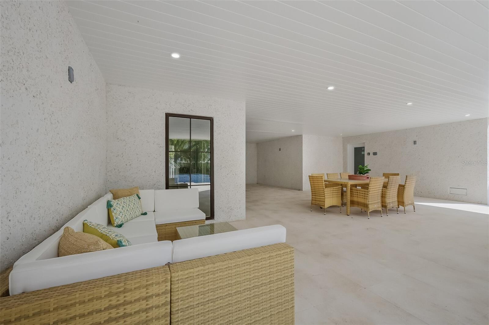 227 S HARBOR DR, HOLMES BEACH, FL, 34217