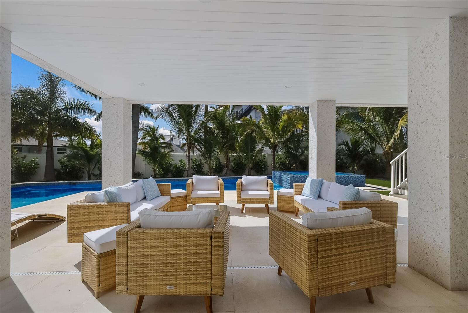 227 S HARBOR DR, HOLMES BEACH, FL, 34217