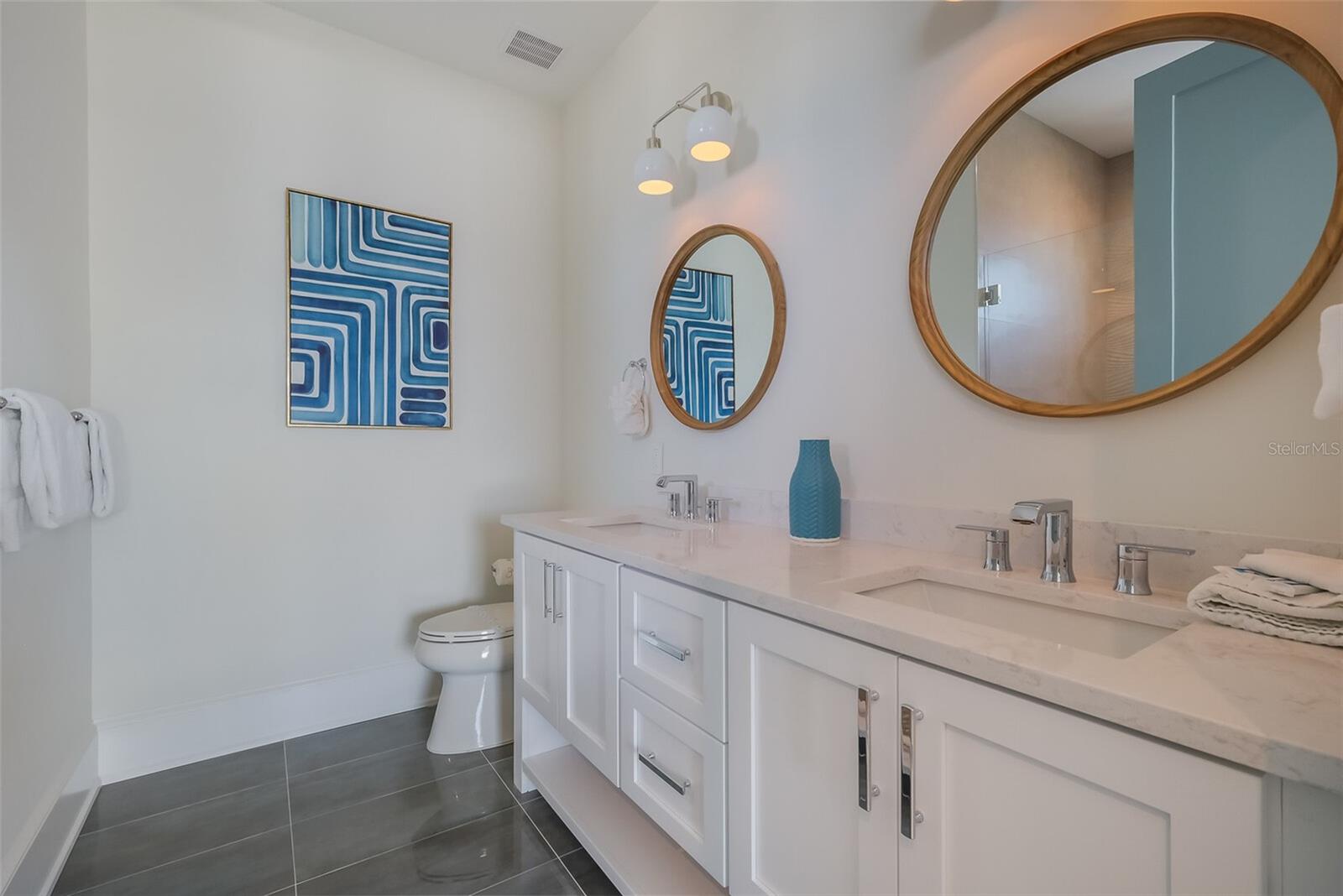 227 S HARBOR DR, HOLMES BEACH, FL, 34217