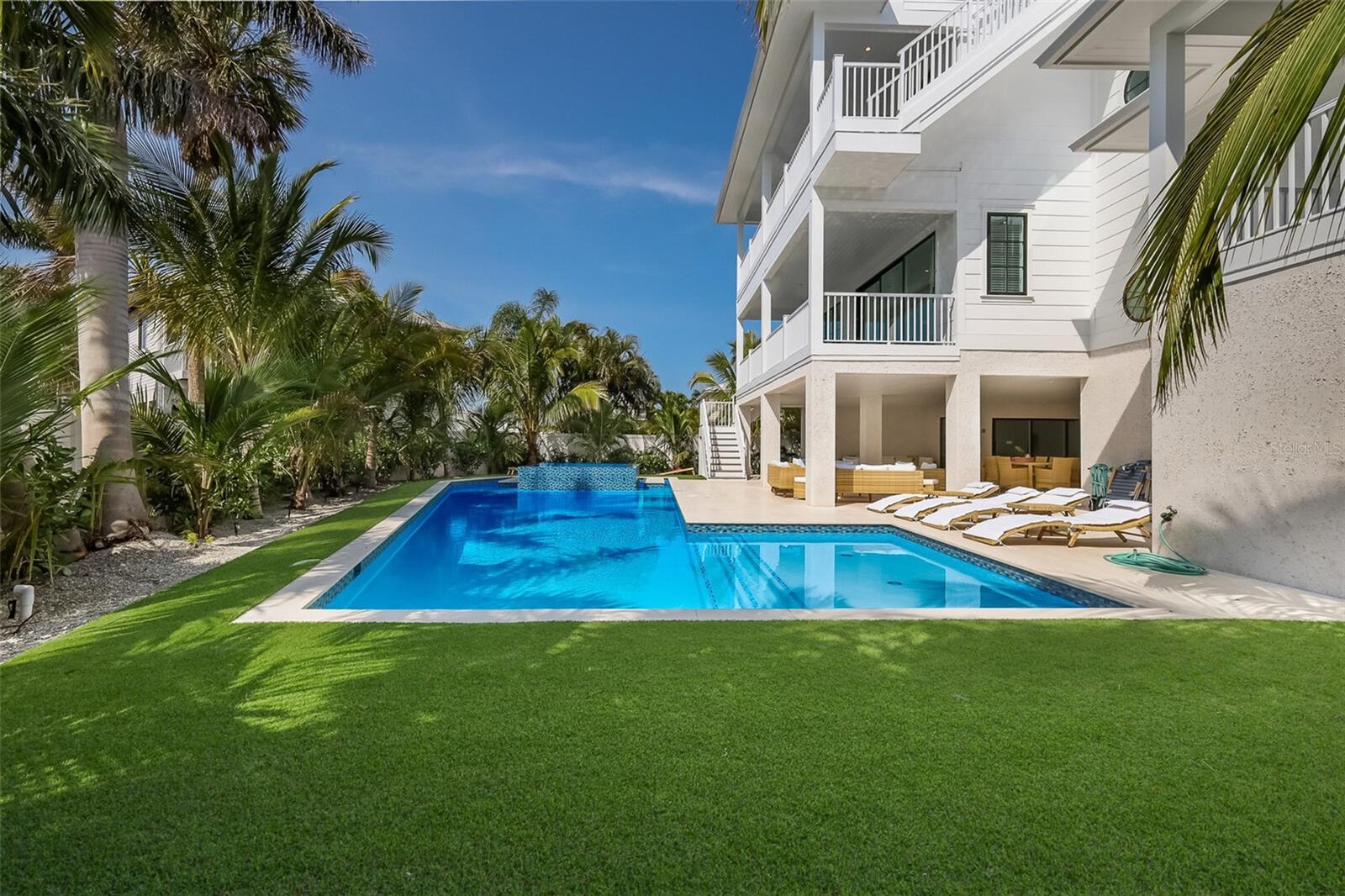 227 S HARBOR DR, HOLMES BEACH, FL, 34217