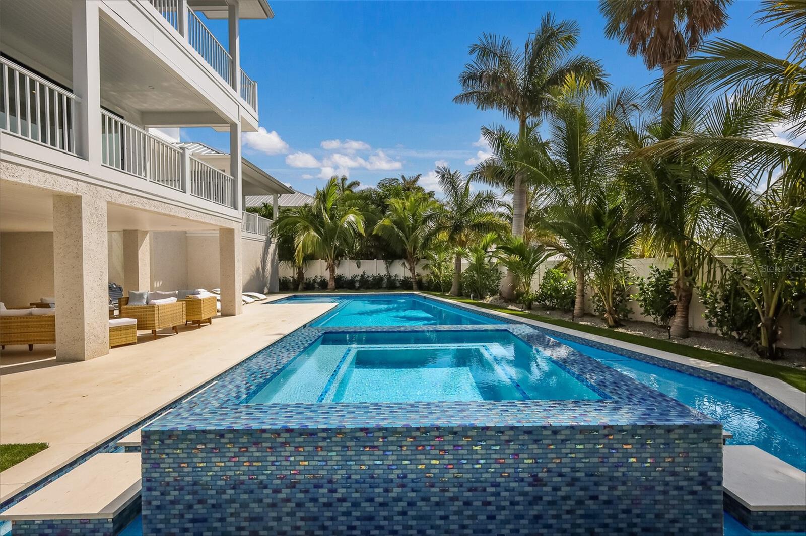 227 S HARBOR DR, HOLMES BEACH, FL, 34217