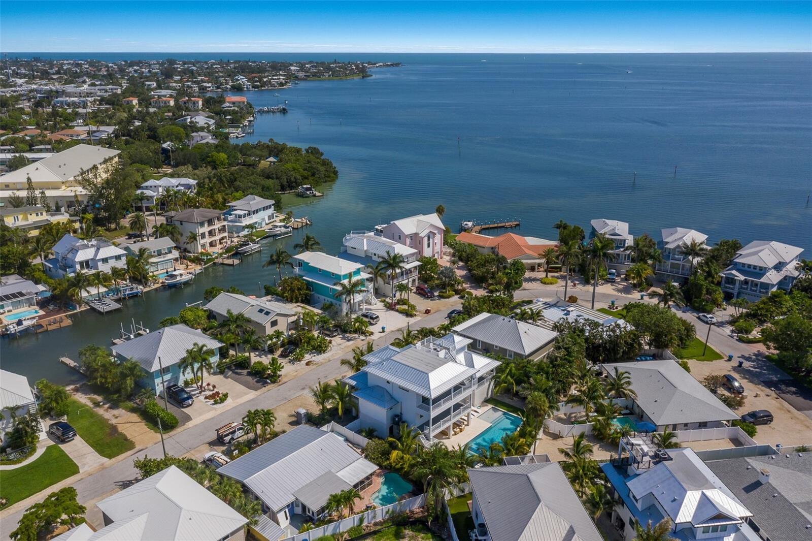 227 S HARBOR DR, HOLMES BEACH, FL, 34217