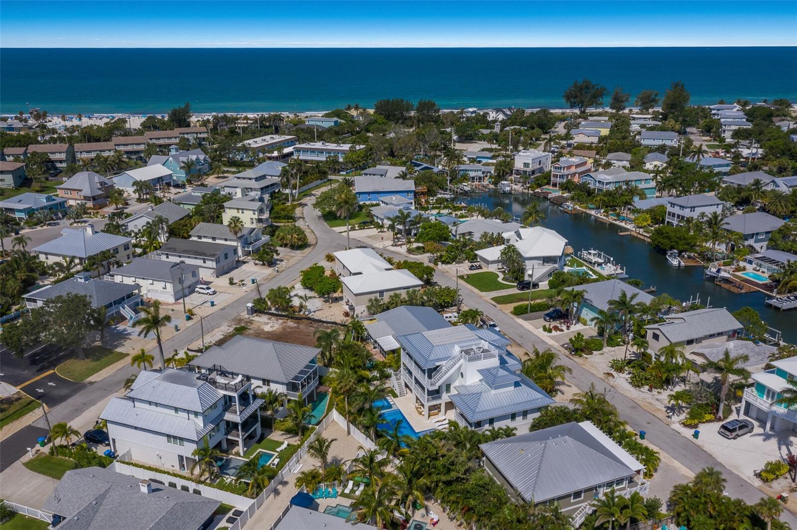 227 S HARBOR DR, HOLMES BEACH, FL, 34217
